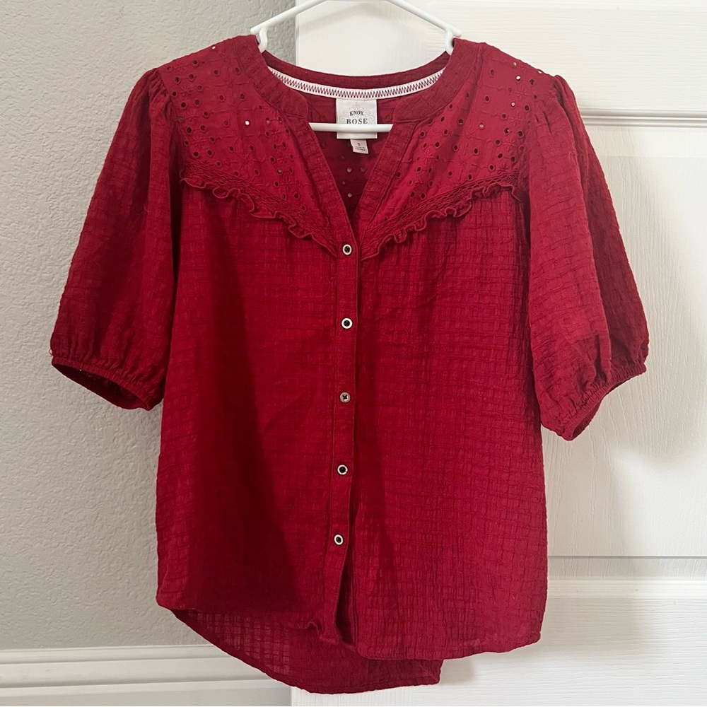 NWOT Knox Rose Puff Sleeve Ruffle Eyelet Button Front